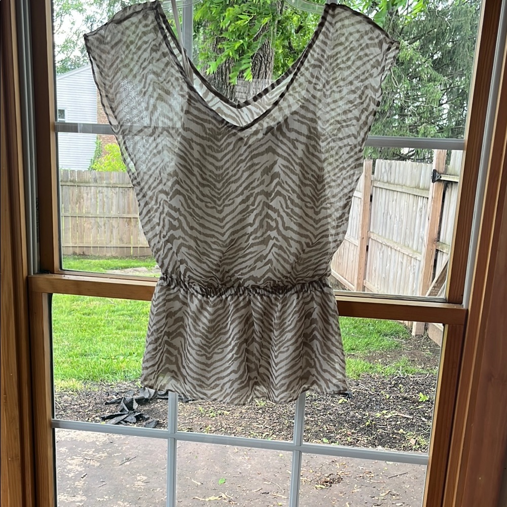 Express. Camel and Cream zebra print Sleeveless Blouse